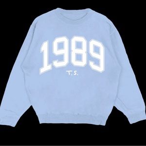 Taylor Swift Merch 1989 Sweatshirt (detergent stained) XL